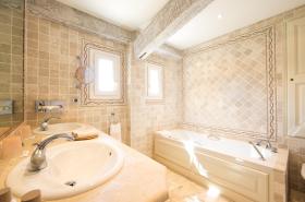 Hôtel Byblos Saint Tropez - photo 11